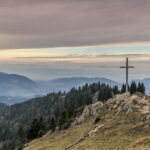 Croix et horizon de Thanti Riess (unsplash.com)