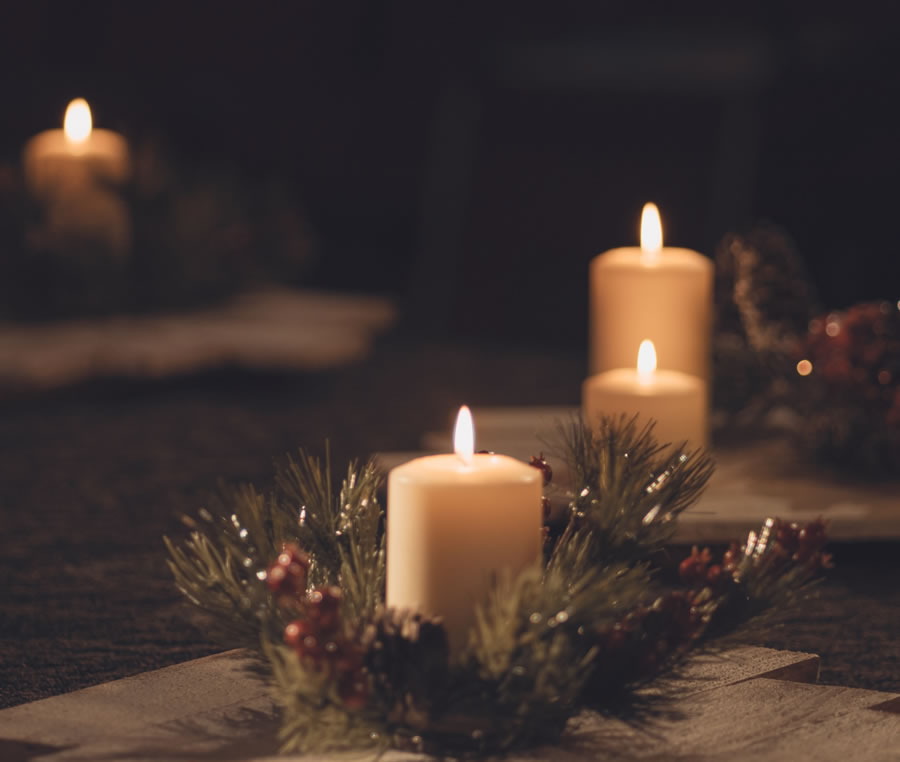 Bougies de Noël de Lara Nyhuis (unsplash.com)