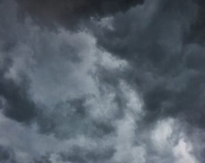 Ciel nuageux de Tobias Stonjeck (unsplash.com)