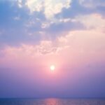 Ciel, horizon et soleil par Joel Henry (unsplash.com)