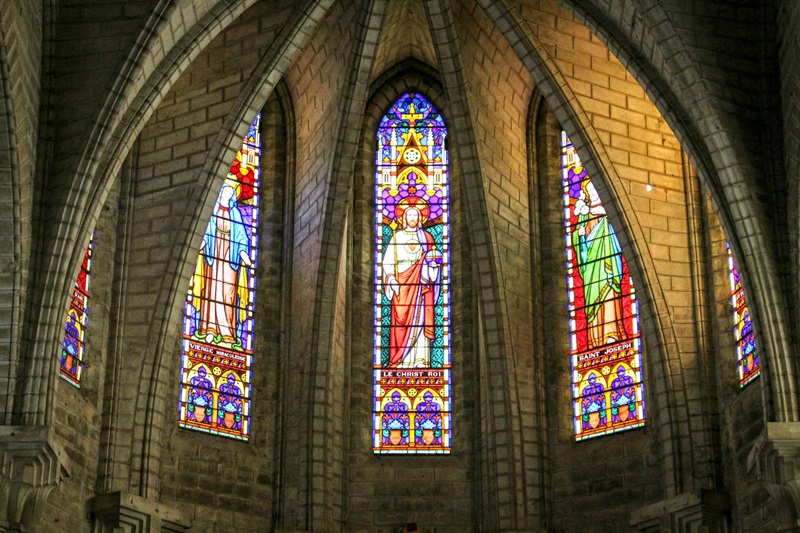 Vitraux d'une église, Jésus-Christ par Ricky Ik (unsplash.com) Vitraux d'une église, Jésus-Christ par Ricky Ik (unsplash.com)