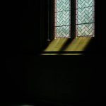 Vitraux et lumière de David Clarke (unsplash.com)