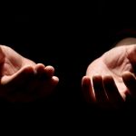 Deux mains ouvertes de Tony Chen (unsplash.com)