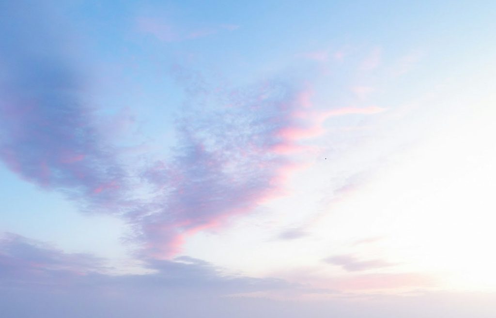 Onde et mer par Sami Matias Breilin (unsplash.com)